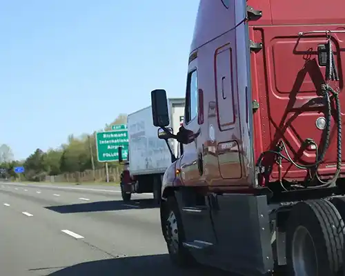 A Tractor Bob-tailing down I-95